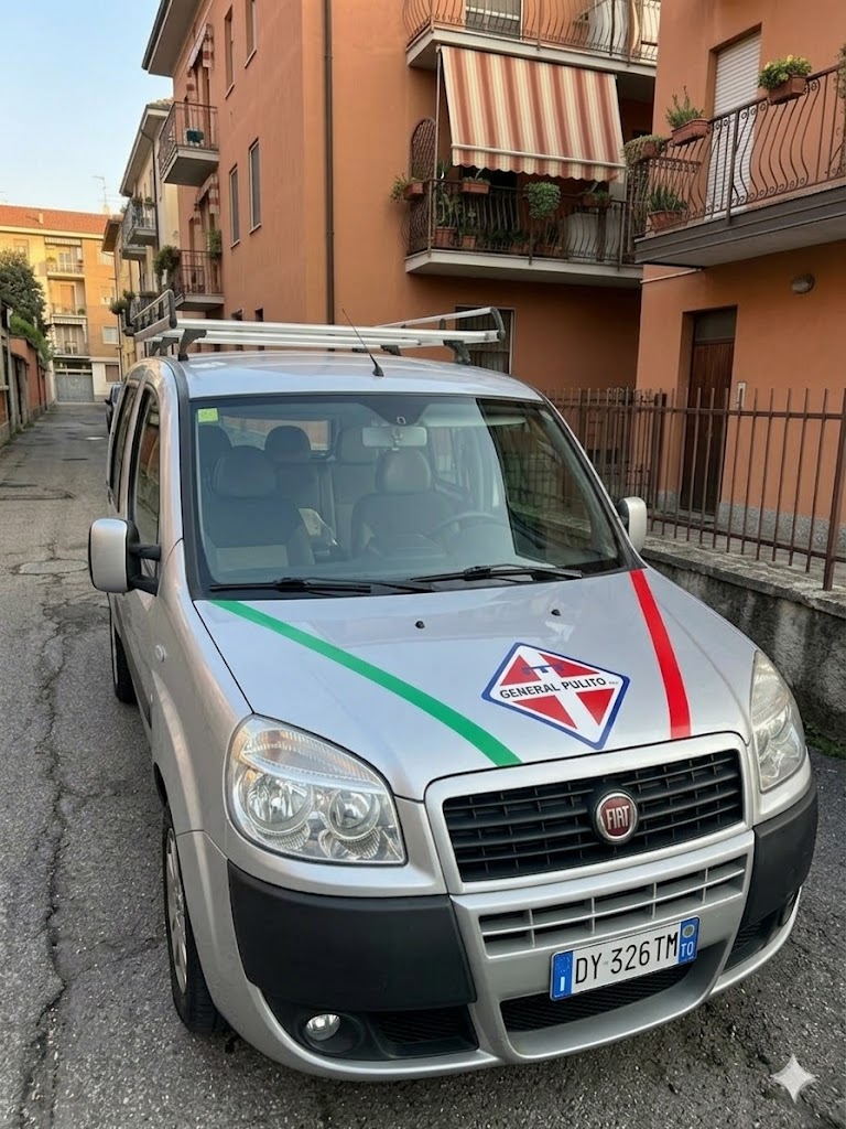 Furgone Fiat Doblo General Pulito in servizio a Torino